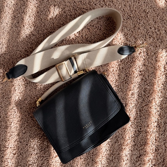 Radley London Black Crossbody Bag with Beige Strap - Picture 2 of 6